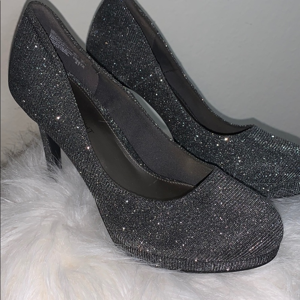 Fioni Night Gun Metal/ Metallic 6 /2 Pumps